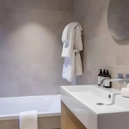 Luxury 4bdr With Private Pool Villa *