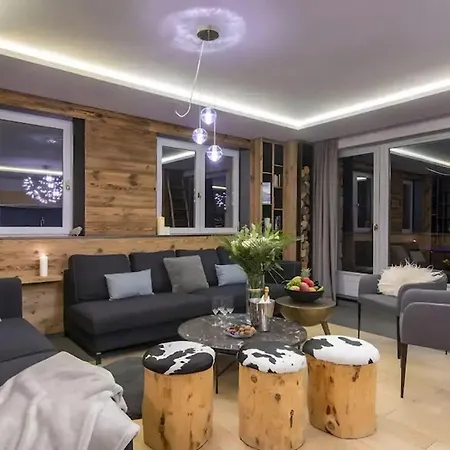 Luxury 4bdr With Private Pool *