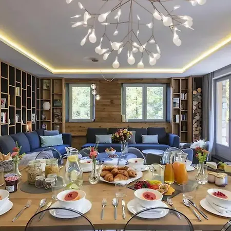Luxury 4bdr With Private Pool